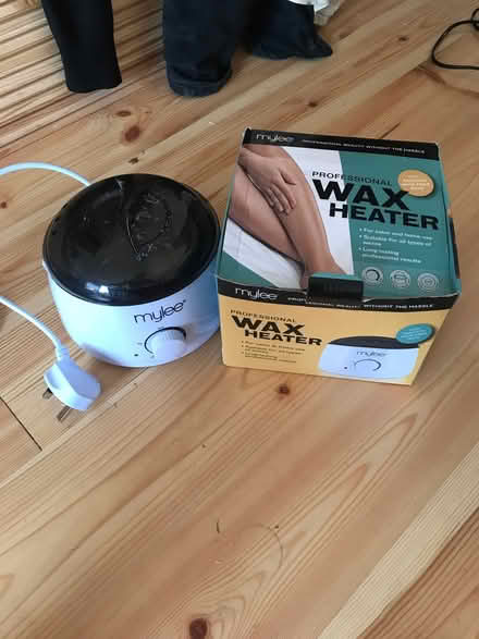 Photo of free Wax heater. Clean , good condition (HR4) #1