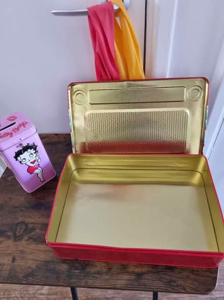 Photo of free Tins (Fiveways Brighton) #4