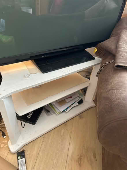Photo of free TV Shelf Unit (Bankfoot BD5) #1