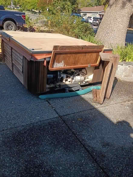 Photo of free Working 30 Y.O. Hot Springs Hot Tub (Near downtown Pleasant Hill) #1