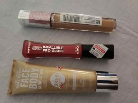 Photo of free Unused/gently used light tone mkup (Downtown Brooklyn) #1