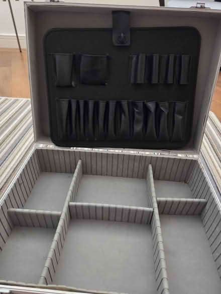Photo of free Aluminium flight case (WR1 off The Tything) #2