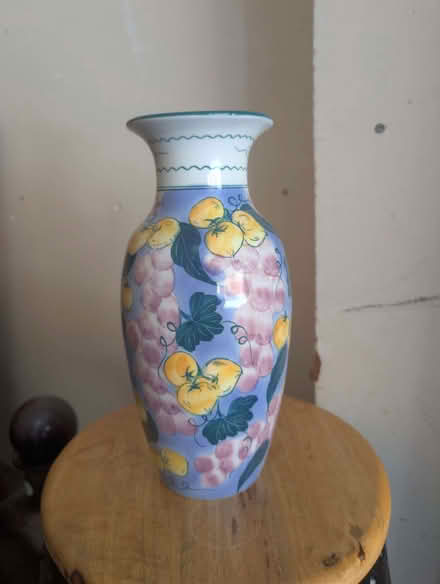 Photo of free Tall hand-painted ceramic vase (Bedford Centre MK40) #3