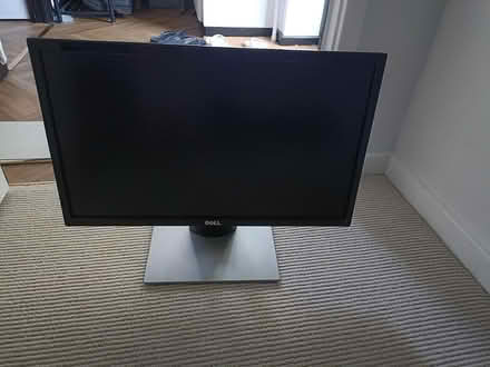 Photo of free Computer Monitor (Amersham HP6) #1