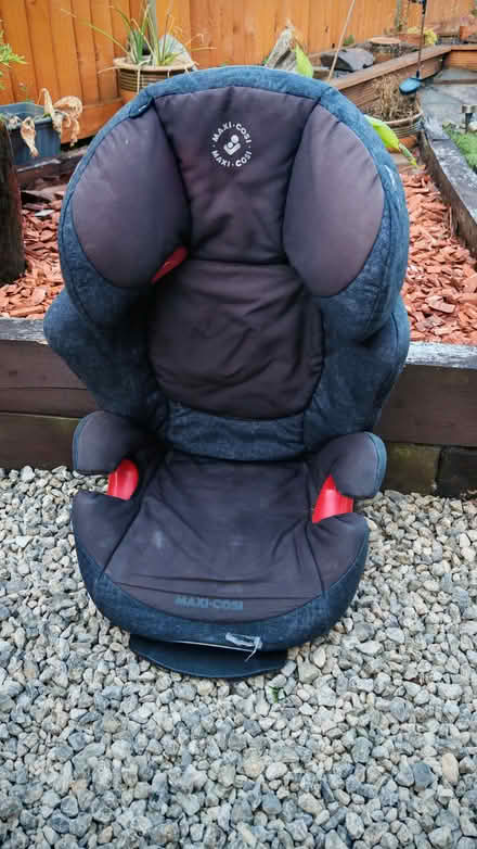 Photo of free child seat car (CF35DG) #1