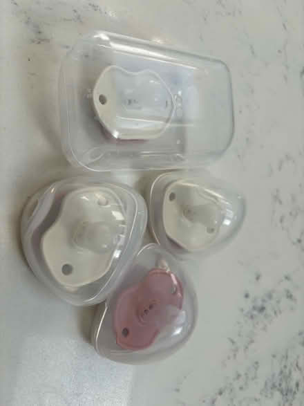 Photo of free Tommee Tippee bottles and teats, different size (Teddington TW11) #4