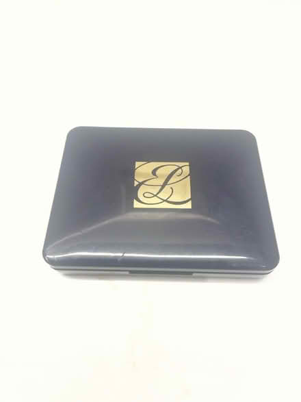 Photo of free Estée Lauder eye shadow (Bayview/highway 7) #3