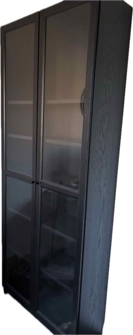Photo of free modern display cabinet (Winkfield Row RG42) #1