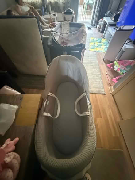 Photo of free Moses basket (Tunbridge wells) #4