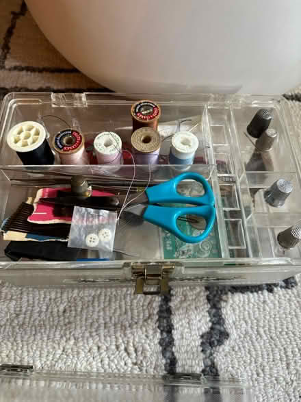 Photo of free Vintage sewing kit (Rego Park) #3
