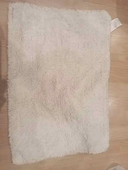 Photo of free Bathmat only used twice (SW16) #2
