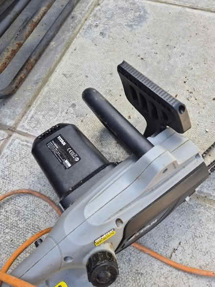 Photo of free Electric chainsaw. Needs new chain (Lowther CA10) #2