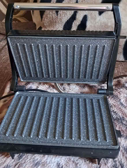 Photo of free Omelette Pan, Blender, Poacher, Grille (Barkerend BD3) #3