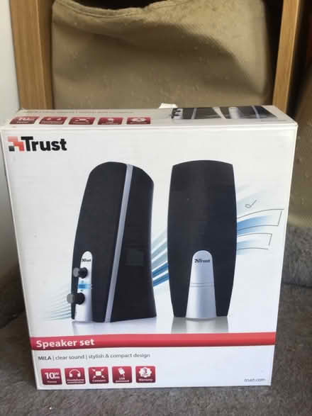 Photo of free 2x USB Computer speakers (Liverpool L6) #1