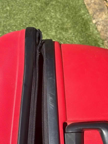 Photo of free Celini suitcase (SW208BW) #2
