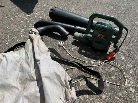 Photo of free Black & Decker leaf blower & vacuum (CT5) #1