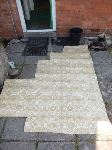 Photo of free Vinyl flooring (HR1 Tupsley) #2