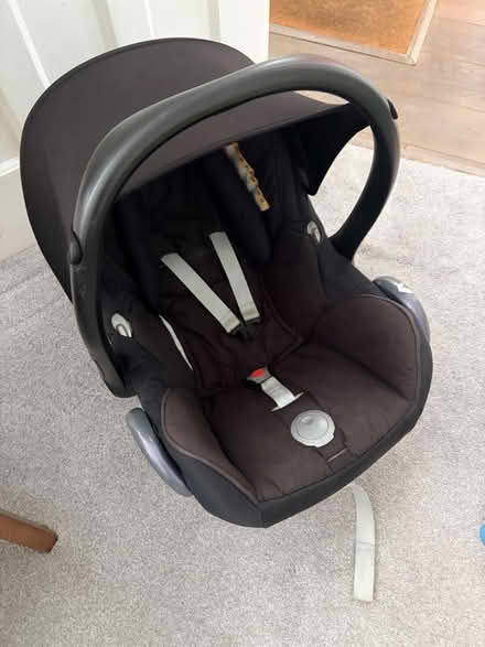 Photo of free Newborn car seat & 2 isofix bases (ME15 (nr Mote Park)) #2