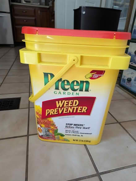 Photo of free empty preen plastic pail (West Springfield) #1