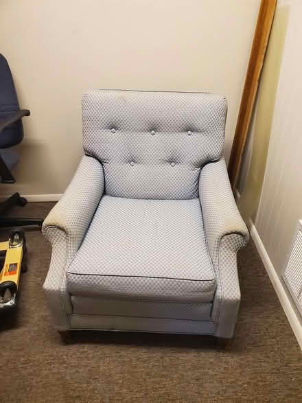Photo of free Chair Upholstered Blue (South Bellevue) #1