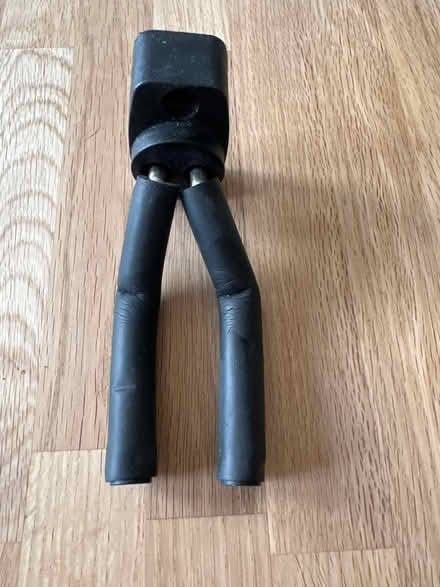 Photo of free Guitar hanger (Barnet EN5) #1