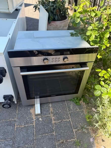 Photo of free Siemens electric oven (kew tw9) #1