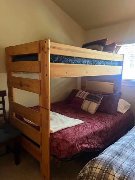 Photo of free Bunk bed queen/twin (Winter Park) #1