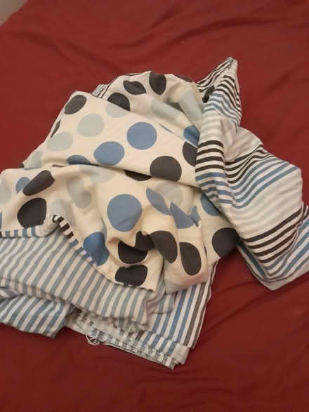 Photo of free 4 sets of single duvet covers all different (Wigmore HR6) #2
