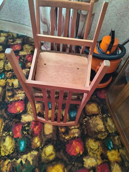 Photo of free Extendable dining table and chairs (Gorse Hill M32) #3