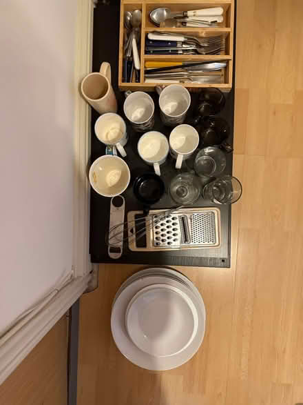Photo of free Assorted kitchen items / crockery (N7) #1