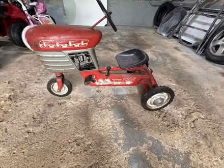 Photo of free Antique kids metal tractor (North Plainfield) #1