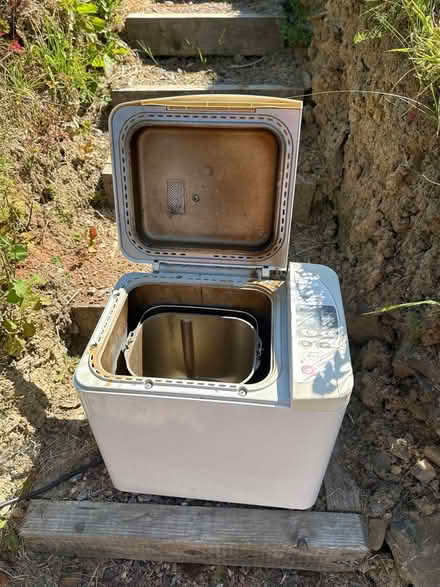 Photo of free Panasonic bread maker (Burrington EX37) #1