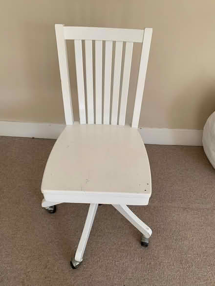 Photo of free white spinning chair (Camden tube station NW1) #1