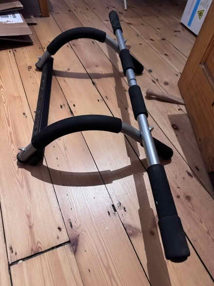 Photo of free Pull-up bar (Walthamstow E17) #2