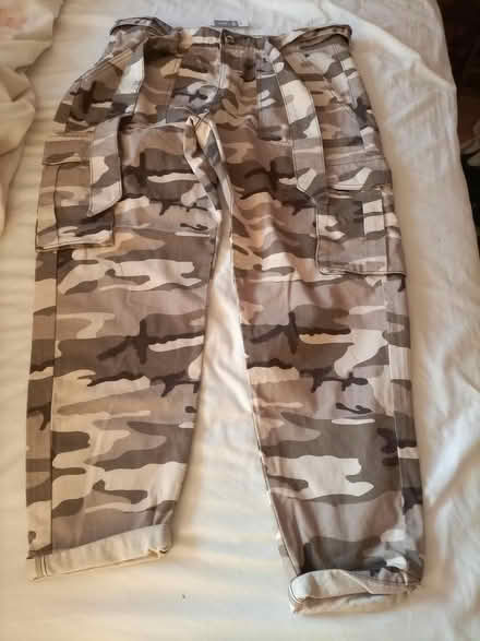 Photo of free New size 14 trousers, broken zip (Rhayader LD6) #1