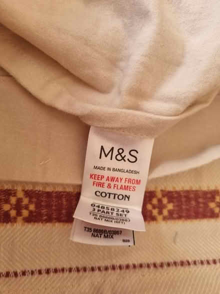 Photo of free m&s king size duvet set brand new (Longley S5) #3