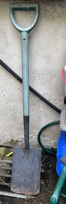 Photo of free Garden spade (Finsbury Park N4) #1