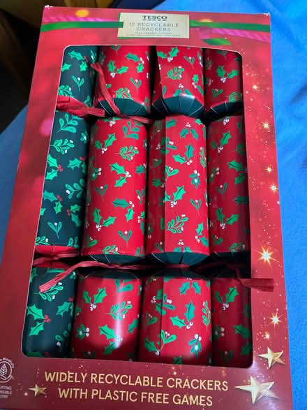 Photo of free Christmas crackers (Woodlands TW7) #1