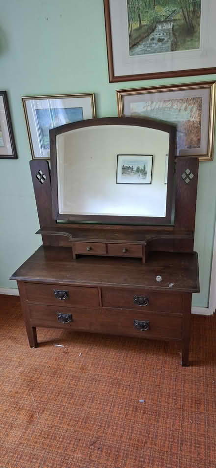 Photo of free vanity mirror desk (Shere) #1