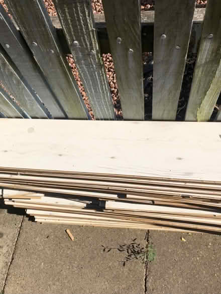 Photo of free Light grey laminate flooring (Redditch B98) #3