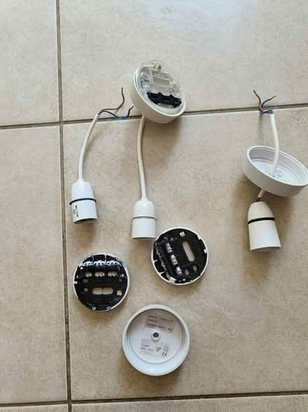 Photo of free 3 bulb fittings (Letchworth SG6) #1