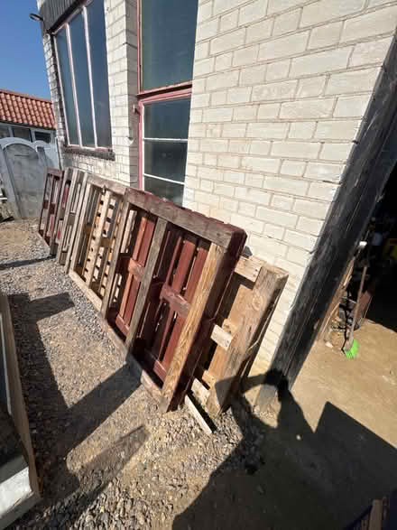 Photo of free Wood pallets (Broxbourne EN1) #1