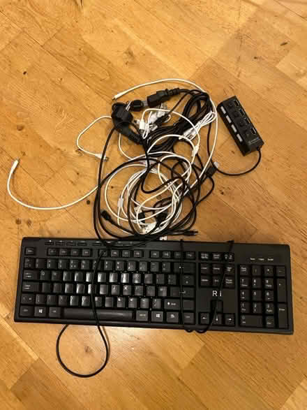 Photo of free Keyboard plus load of cables (Borough, SE1) #1