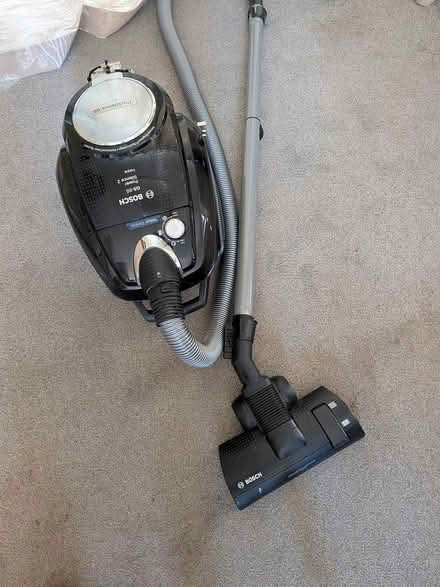 Photo of free Bosch vacuum cleaner (SN8 Burbage) #1