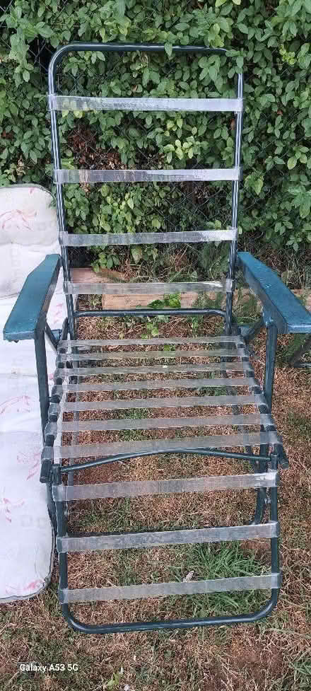 Photo of free Reclining sun lounger chairs x2 and cushion cover x1 (Wigginton OX15) #2