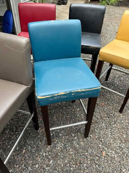 Photo of free 5 bar stools (Marrowstone Island) #1