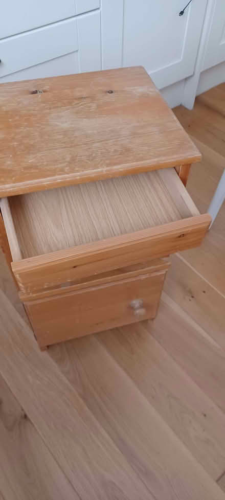 Photo of free Bedside cabinet for upcycling (Florence Park OX4) #2