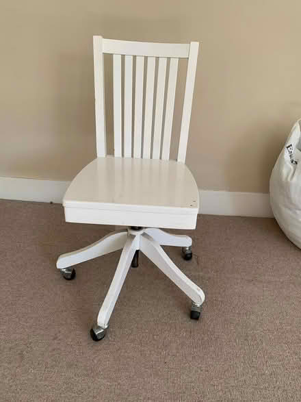 Photo of free white spinning chair (Camden tube station NW1) #3