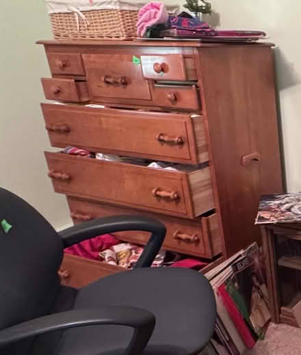 Photo of free Bedroom set (Flemington, nj) #3