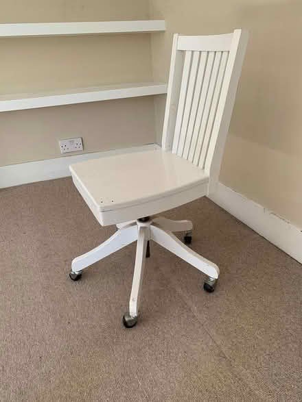 Photo of free white spinning chair (Camden tube station NW1) #2